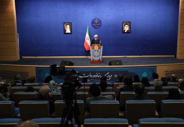 روحانی:هیچ توطئه ای عزم دولت را برای خدمت رسانی نمی شکند