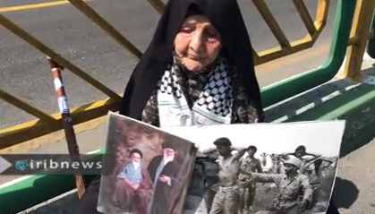 فیلم/حضور پیرزن ۱۰۰ ساله تهرانی در راهپیمایی روز قدس