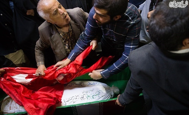 مراسم وداع با پیکر مطهر شهید مدافع حرم محمد جنتی