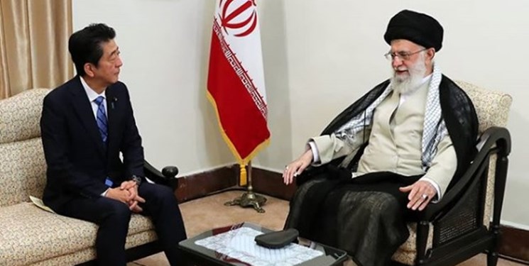 نخست وزیر ژاپن با امام خامنه‌ای دیدار و گفتگو کرد