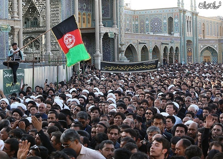 عکس/پرچم افغانستان در حرم حضرت‌معصومه(س)