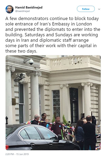 مسدود کردن ورودی سفارت ایران در لندن توسط چند معترض