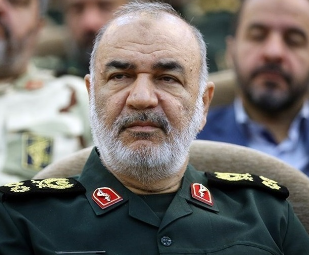 واکنش فرمانده سپاه به ادعای مین‌گذاری ایران در عمان