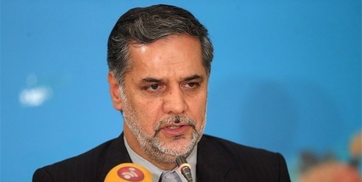 نقوی‌حسینی:ظریف باید درباره علت دیدار با سناتور آمریکایی توضیح دهد