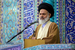 حسینی بوشهری:تحریم رهبری اوج حماقت آمریکا است