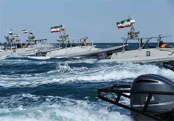 سپاه کشتی خارجی حامل یک میلیون لیتر سوخت را در خلیج فارس توقیف کرد