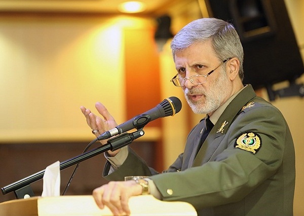 وزیر دفاع:ایران در حراست از منافع ملی خود هرگز مماشات نمی‌کند