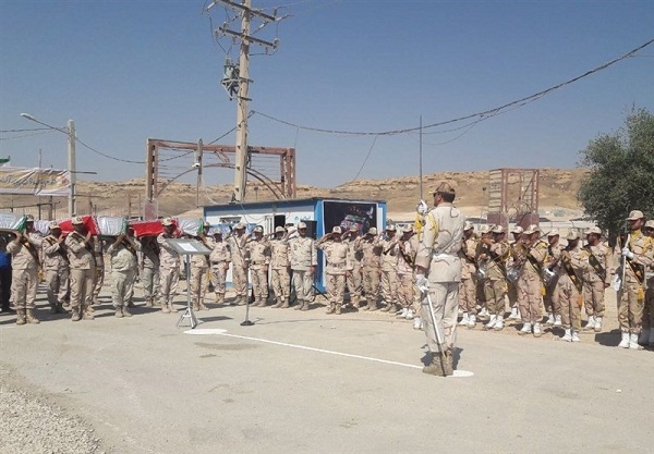 پیکر مطهر ۲۶ شهید دفاع مقدس از مرز سومار وارد کشور شد+تصاویر