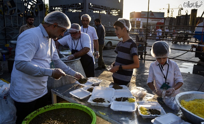 عکس/ سفره بزرگ اطعام غدیر در میدان امام حسین(ع)