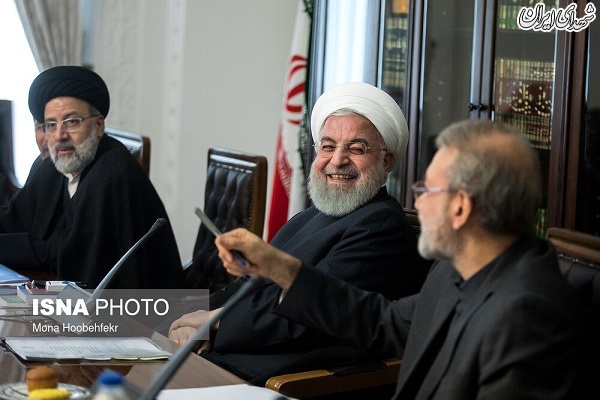 عکس/ لبخند عمیق روحانی در جلسه اقتصادی
