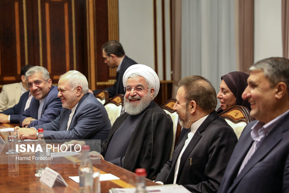 عکس/ خنده عمیق روحانی این بار در ارمنستان