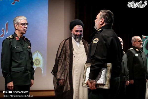 عکس/ احترام فرمانده ناجا به رئیس ستاد کل نیروهای مسلح