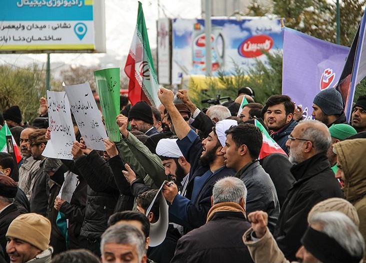 راهپیمایی باشکوه مردم ‌کرج علیه ‌اغتشاشگران
