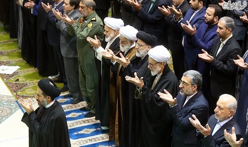 عکس/ رئیسی در نماز جمعه تهران