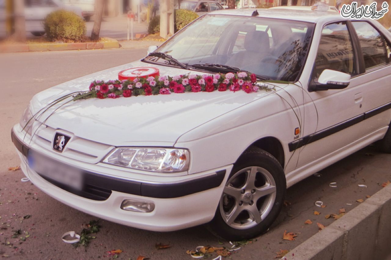 عکس/ ماشین عروسی که به یاد «شهید بابایی» تزیین شد