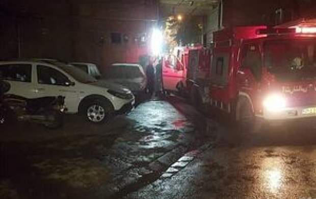 آتش‌سوزی گسترده در انبار لباس در چهارراه استانبول
