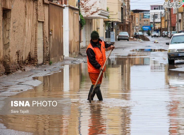 عکس/ تلاش پاکبانان برای بازگشایی مسیرها در کرمان