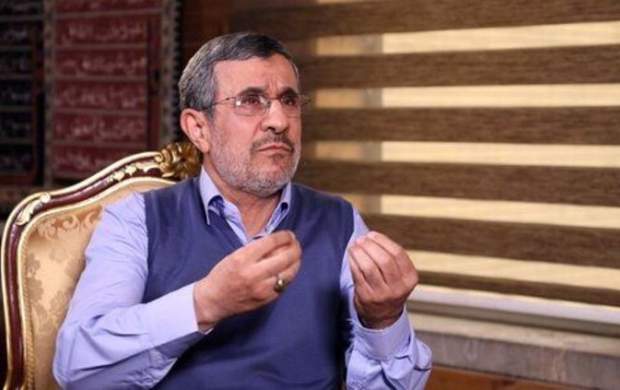 احمدی‌نژاد: چرا پرچم آمریکا را باید آتش بزنیم؟