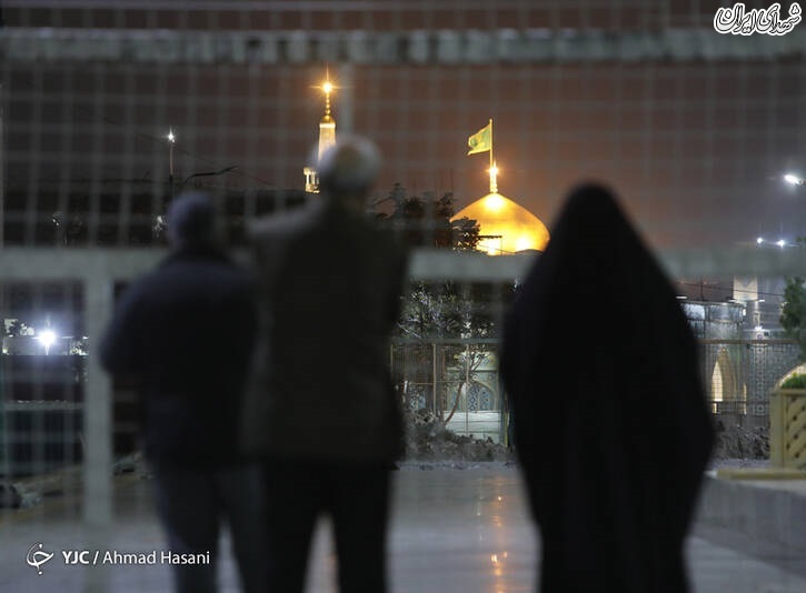 عکس/ حال و هوای اولین شب رمضان در اطراف حرم رضوی