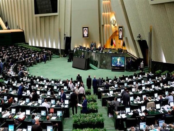 حضور دو عضو کابینه در صحن پارلمان
