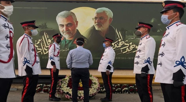 دیوارنگاره شهید سلیمانی در ورودی فرودگاه بغداد