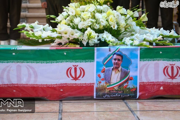 عکس/ تشییع شهید مدافع سلامت در اصفهان