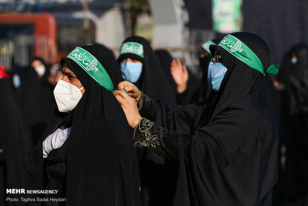 اجتماع زنان عاشورایی در میدان امام حسین(ع)