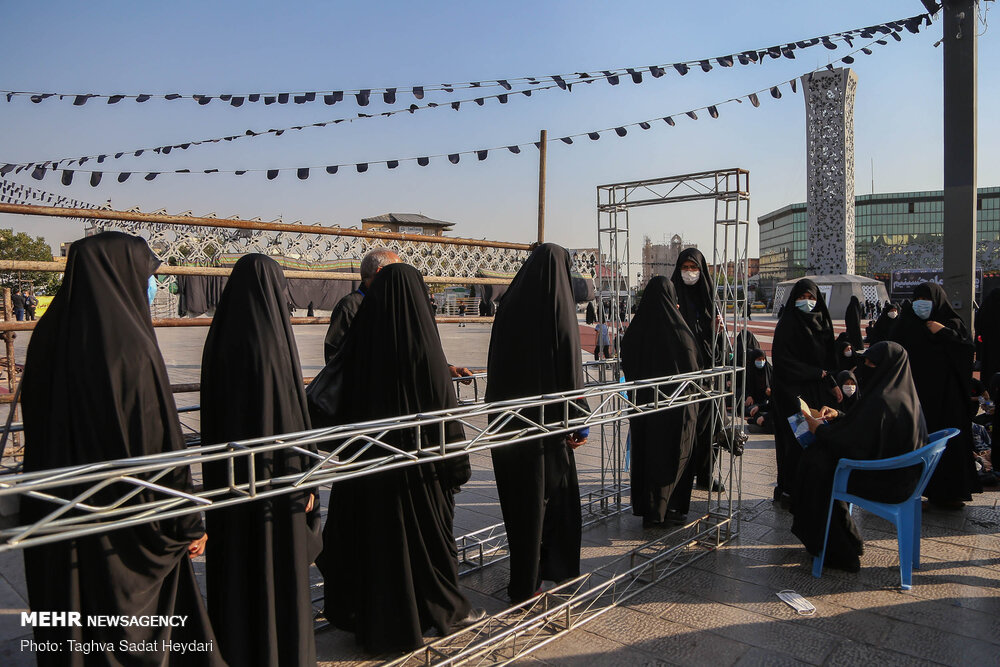 اجتماع زنان عاشورایی در میدان امام حسین(ع)