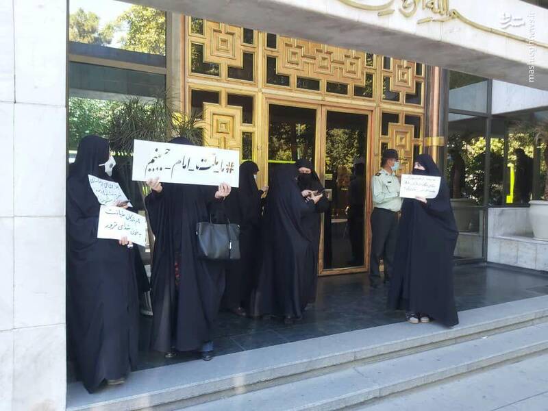 عکس/ اعتراض به کمرنگ بودن فضای فرهنگی محرم در تهران