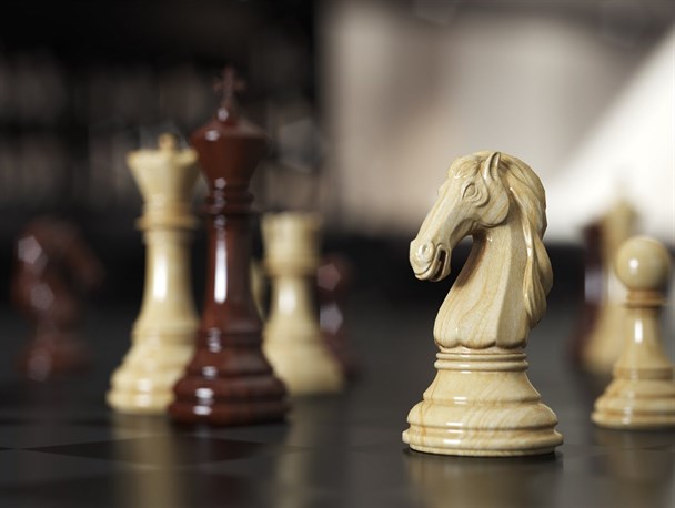 بریز و بپاش فدراسیون شطرنج برای خودی‌ها