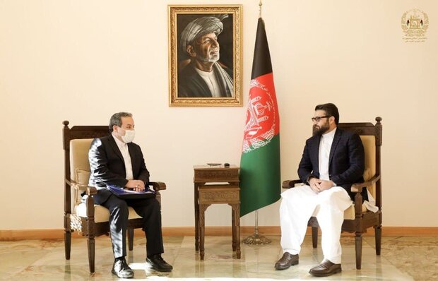 عراقچی با مشاور امنیت ملی افغانستان دیدار کرد