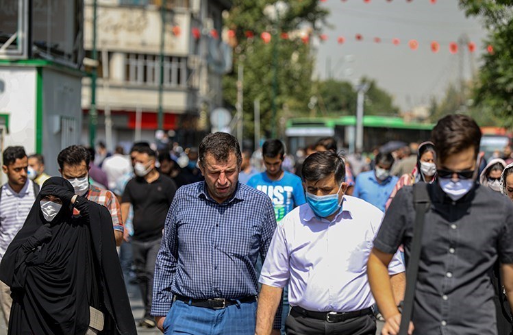 شناسایی و جریمه «بی‌ماسک‌ها‌» توسط دوربین‌ها/ نقره داغ ۲۶۰۰ «عابر پیاده» تهرانی
