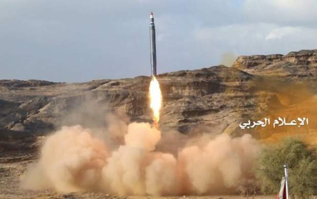 ارتش یمن مواضع مزدوران اماراتی را با موشک در هم کوبید