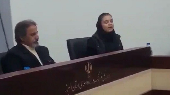 آوازه خوانی یک زن در سالن جلسات وزارت ارشاد در استان البرز