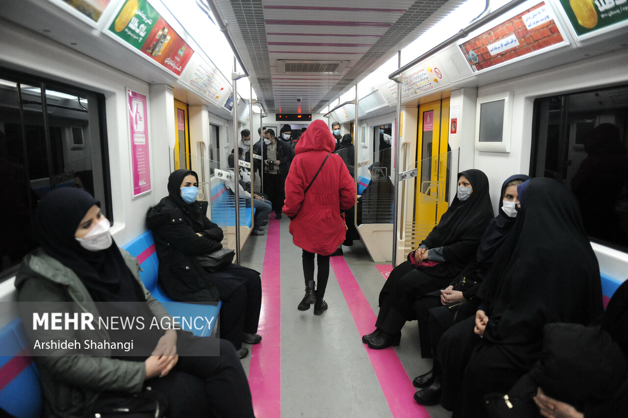 واگن ویژه زنان و کودکان در متروی تهران