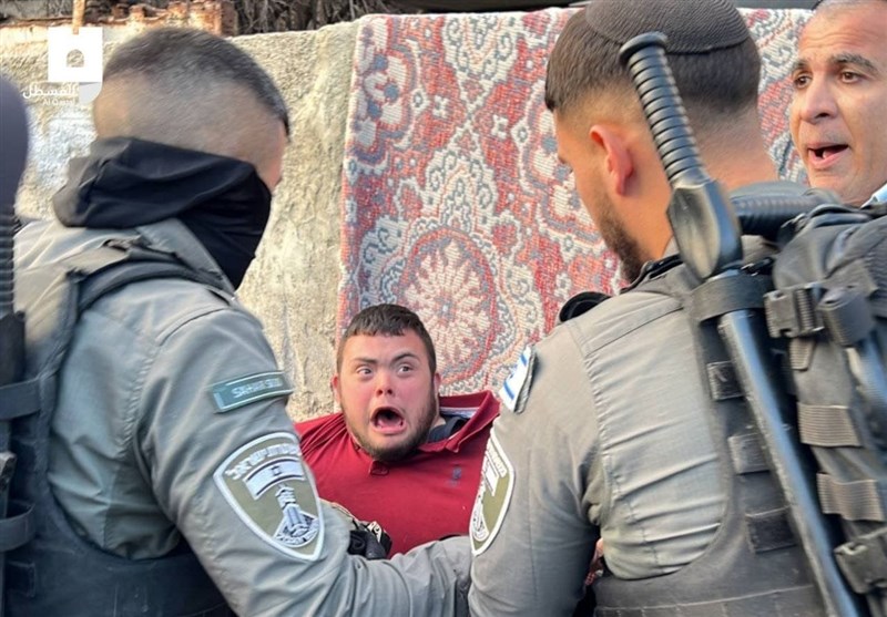 حمله نظامیان رژیم اسرائیل به جوان فلسطینی مبتلا به سندروم داون