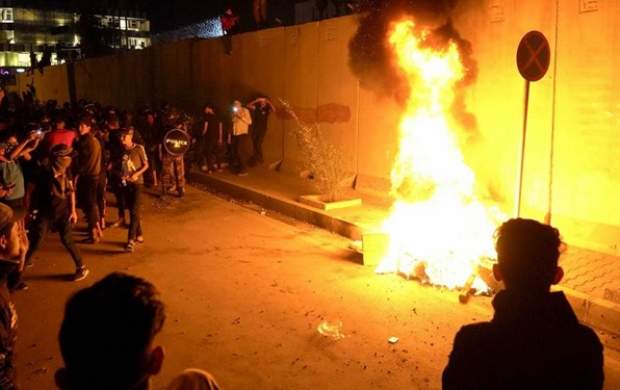 آتش زدن دیوار خارجی کنسولگری ایران در کربلا