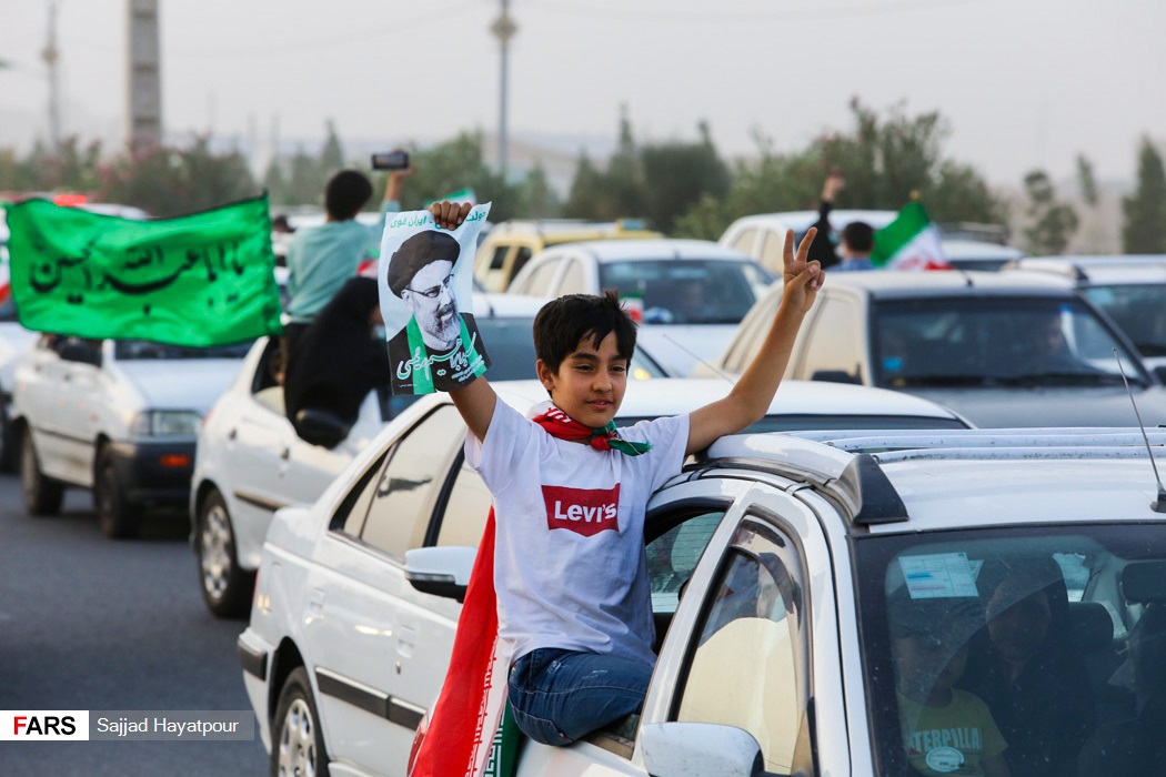 جشن پیروزی هواداران رئیسی در استان‌ها