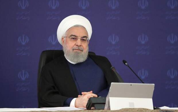 روحانی: اتوبوس‌های شهری باید برقی و گازی شود