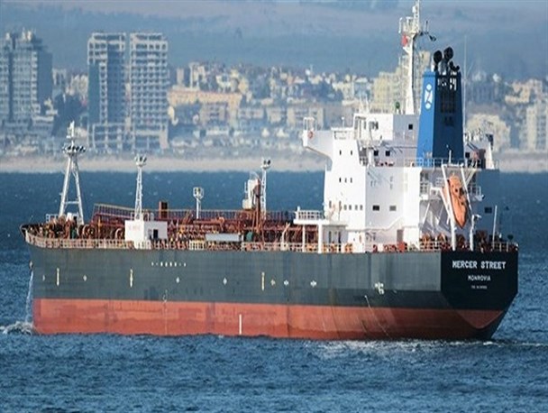 کشتی حادثه‌دیده نزدیک عمان هدف حمله پهپادی قرار گرفته است