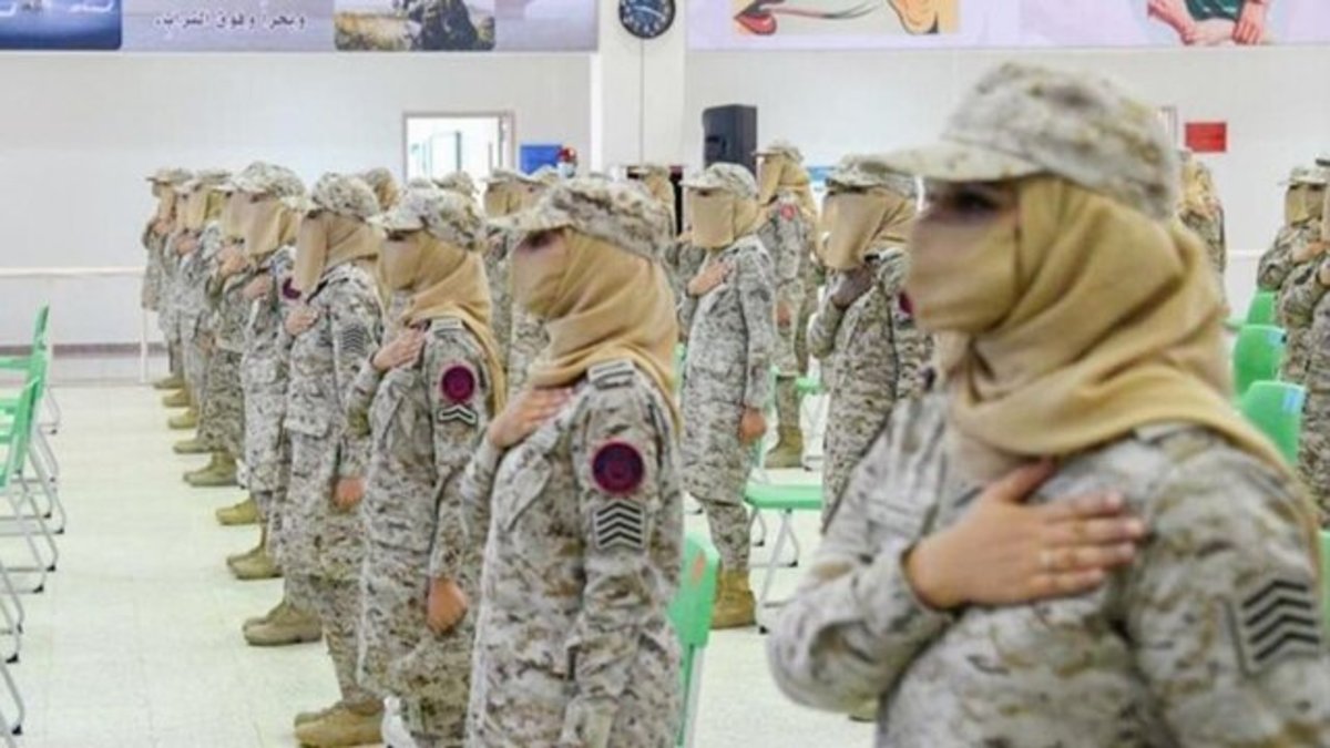 زنان سعودی در آموزش‌های جنگی نیروهای مسلح