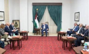 دیدار وزرای رژیم صهیونیستی با ابومازن / خنجر تشکیلات بر پشت ملت فلسطین