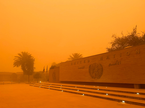 طوفان شن در عراق؛ صدها نفر راهی بیمارستان شدند
