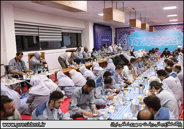 افطار رئیسی در جمع کارگران کارخانه فیروز