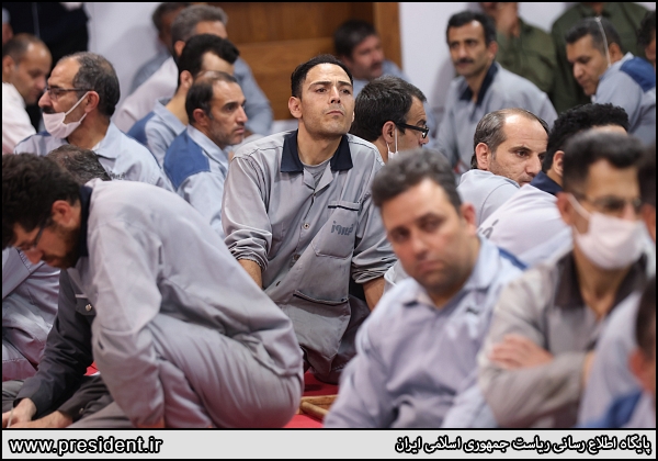 افطار رئیسی در جمع کارگران کارخانه فیروز