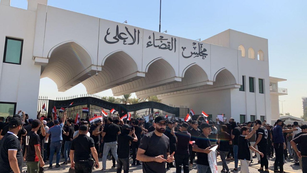 تجمع هواداران صدر مقابل ساختمان دیوان عالی عراق