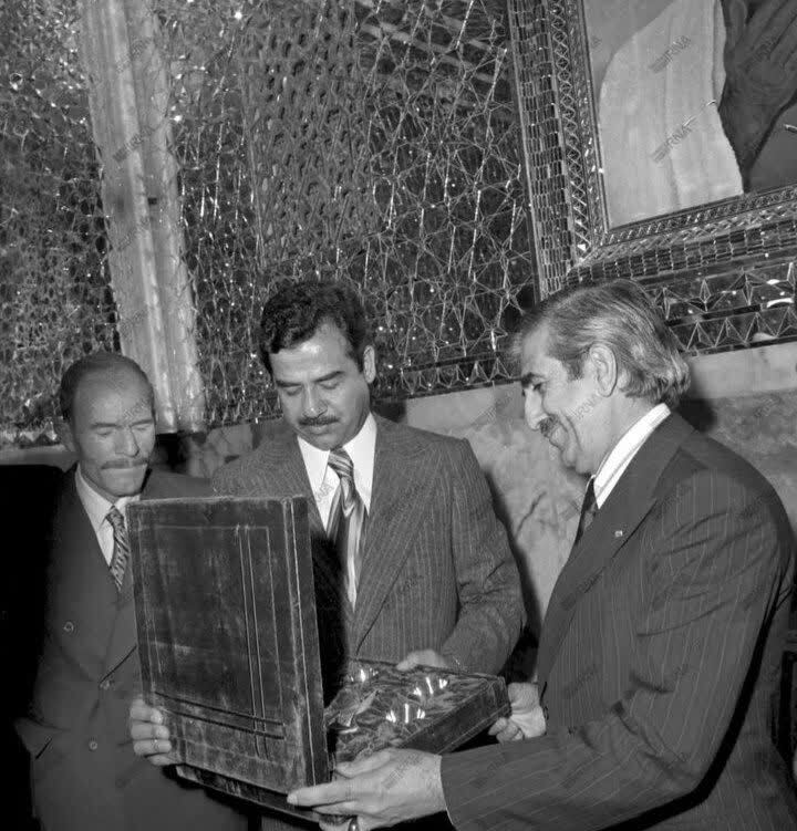 سفر صدام حسین به مشهد +عکس