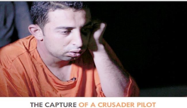 خلبان اردنی اسیر داعش در لباس اعدام+عکس
