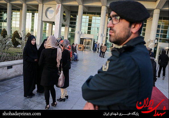 تصاویر/ حضور گشت ارشاد در برج میلاد