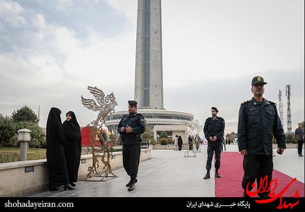 تصاویر/ حضور گشت ارشاد در برج میلاد